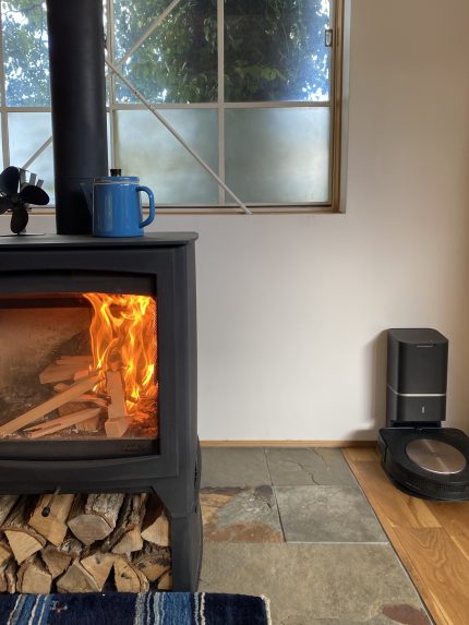 ショールームの薪ストーブが点火し始めました！