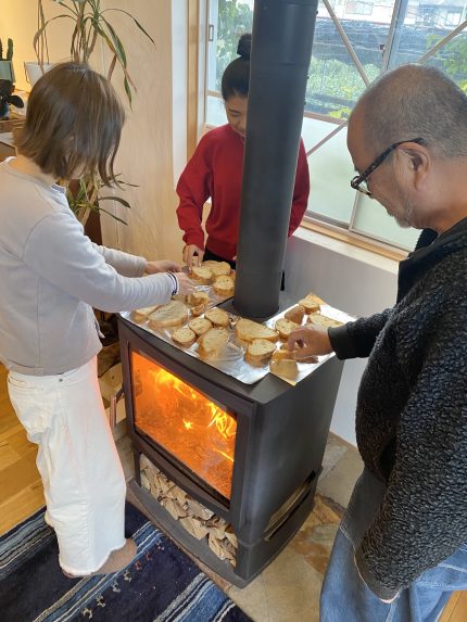 薪ストーブは部屋を暖めるだけのツールではないんです！