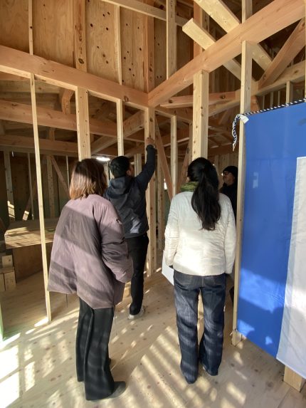 寒い中ですが、現場でのお打合せはとても大切なことです！