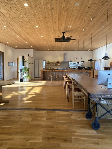 冬は光が入り夏は涼しいパッシブデザインのショールーム。